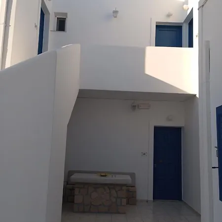 Captain Stavros Milos Поллония