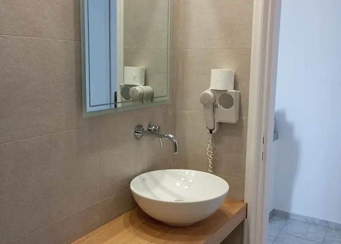 Captain Stavros Milos * Поллония