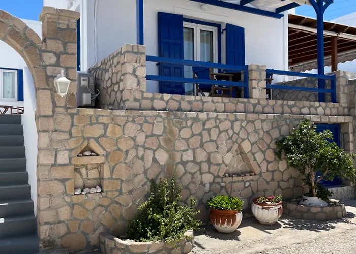 Captain Stavros Milos Поллония