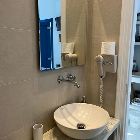 Captain Stavros Milos Apartment Pollonia